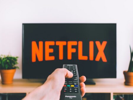 Yhdysvaltain Netflix VPN:llä – näin se toimii ja mitä rajoituksia on (2026)